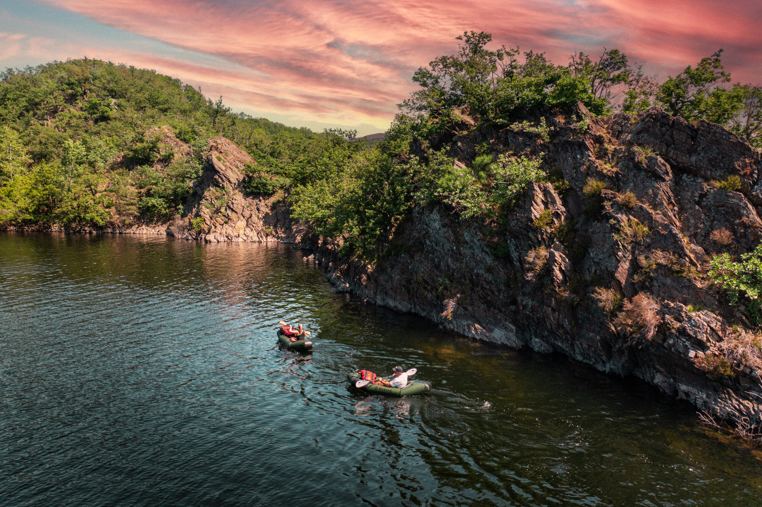 Packrafting en Eifel: río tranquilo y bosques